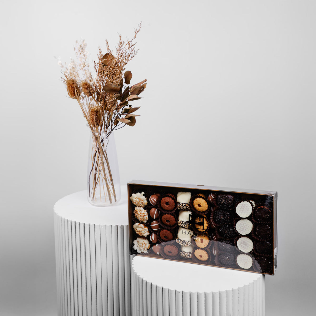 Eid Petit Four Luxury Gift Box – Sweet Delivery in Lebanon — Idole Lebanon collection