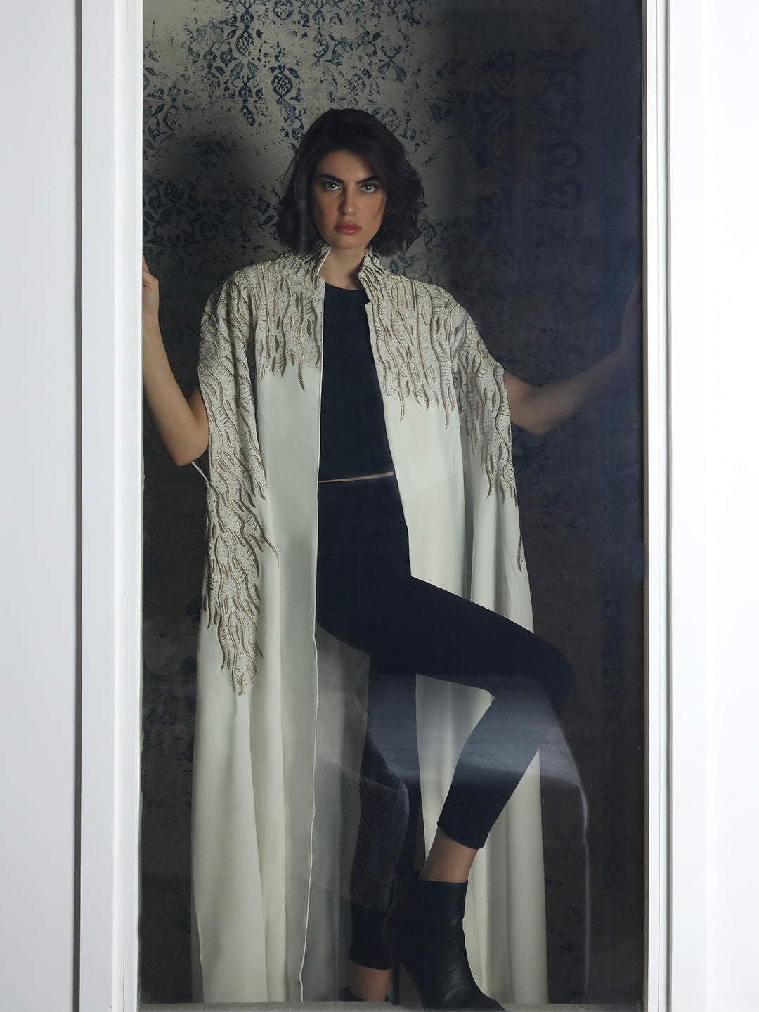 Royal Leaves White Abaya — Idole Lebanon collection