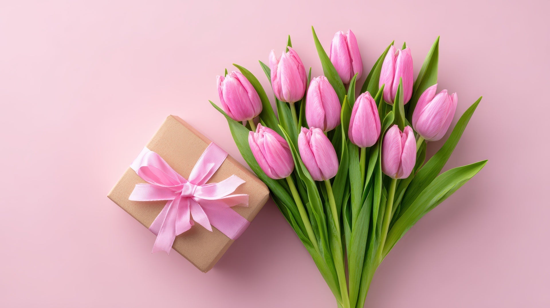 Mother’s Day gift delivery in Lebanon with flowers and gifts for mom