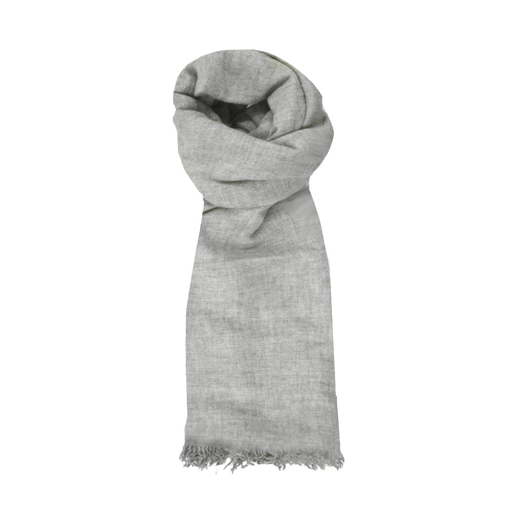 Light grey wool scarf by Mouftah El Chark, minimalist everyday winter accessory at Idole Lebanon