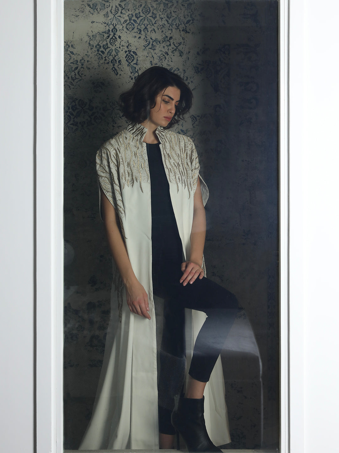 Royal Leaves White Abaya by Mouftah El Chark product photo 2