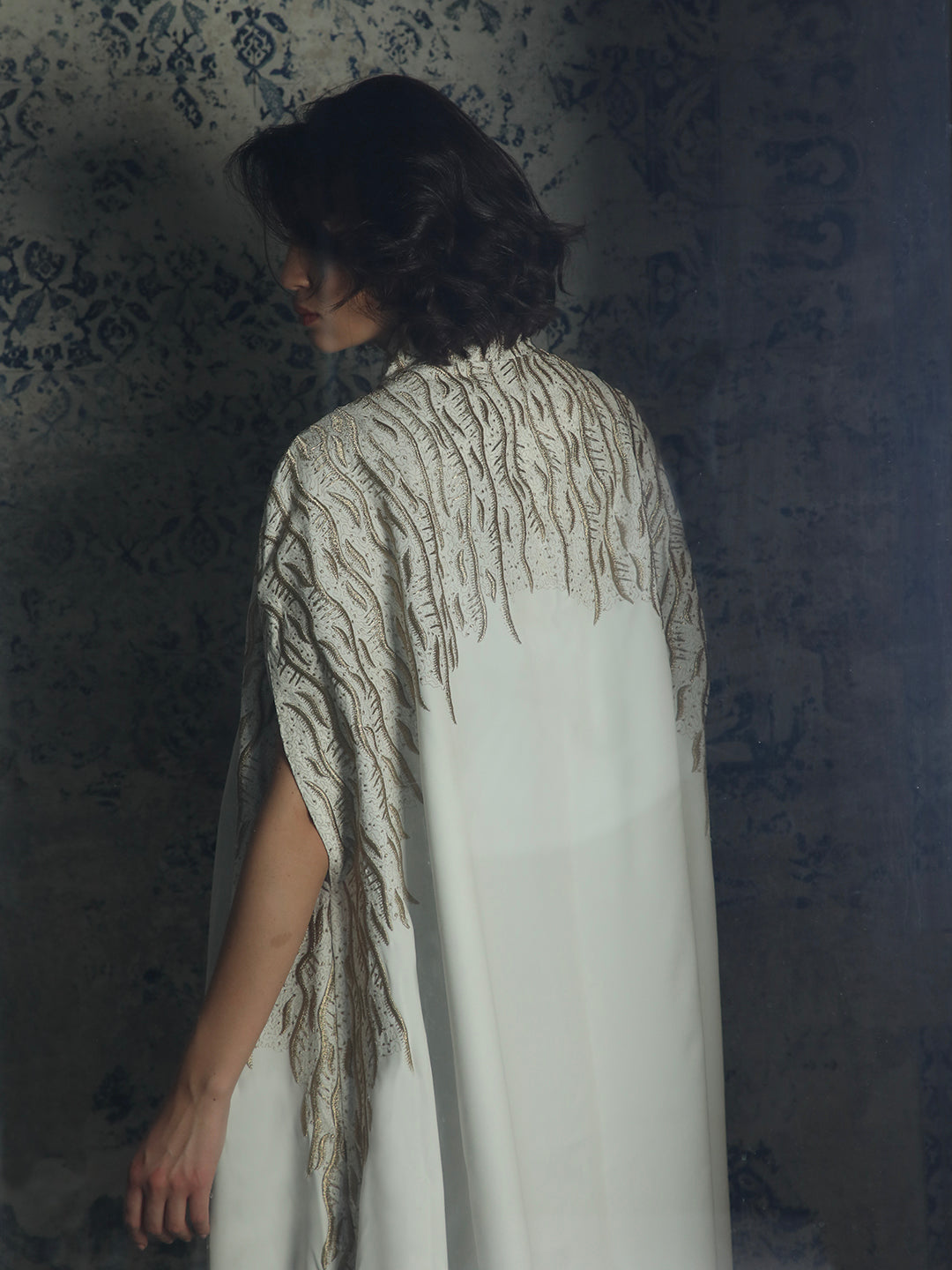 Royal Leaves White Abaya by Mouftah El Chark product photo 4